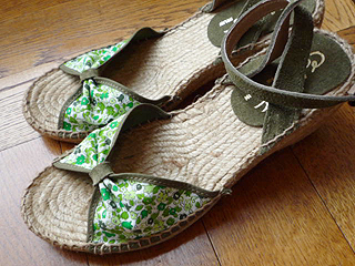 Calzanor
�E�F�b�W�\�[���T���_��