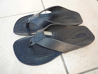 BUTTERO
���U�[�T���_��