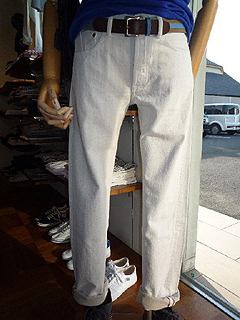 TABLOID NEWS
�z���C�g�W�[���Y