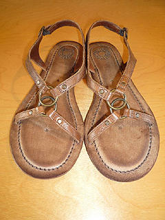 BUTTERO
���U�[�T���_��