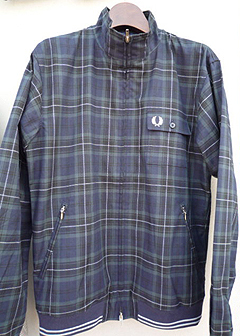 FRED PERRY
�W�b�v�A�b�v�u���]��