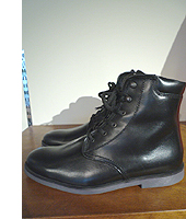 SWEAR
�v���[���g�D�u�[�c