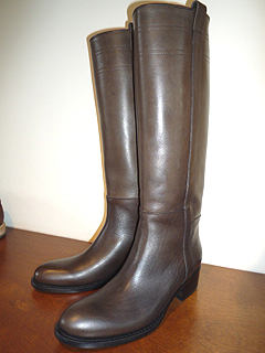 BUTTERO
�����O�u�[�c