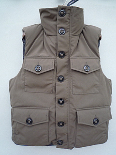 CANADA GOOSE
�����g���I�[�����F�X�g