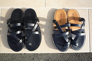 BUTTERO
���U�[�T���_��