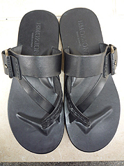 EMOZIONI
���U�[�T���_���i�u���b�N�j