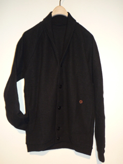 Scye
�k�O�E�[���V���[���J���[�J�[�f�B�K���i�u���b�N�j