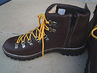 CEBO
�C���W�b�v�}�E���e���u�[�c