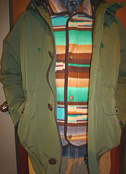 MOUNTAIN PARKA�iSUNNY SPORTS�j
FLEECE VEST�iSUNNY SPORTS�j