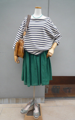 Glacon�i�h���}���X���[�u�J�b�g�jPorter des boutons�i�M���U�[�X�J�[�g�j
aniary�i�V�����_�[�o�b�O�j
Lucille l' italien
�i�E�F�b�W�T���_���j