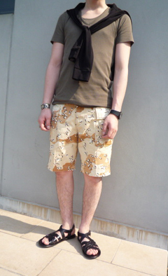 DESIGNWORKS�i���C���[�hT�V���c�j
orslow�i�J�����V���[�c�j
threebots�i�J�[�f�B�K���j
EMOZIONI�i���U�[�T���_���j