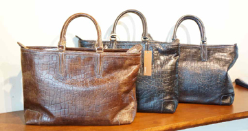 aniary�i�A�j�A���j�N���R�_�C���^�������U�[�u���[�t�P�[�X