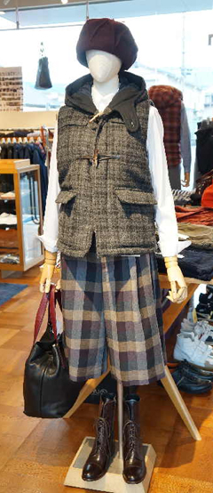 PULETTE�i���F�X�g�E�V���c�E�L�����b�g�j
BOEMOS�i�~�h���u�[�c�j
COCCINELLE�i�o�b�O�j
Rebecca�i�j�b�g�x���[�j