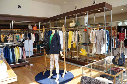 �g�D�����[�����h���R�X�i���f�B�X�j���񂷂ĕ��R�PF���ʂɃI�[�v���I