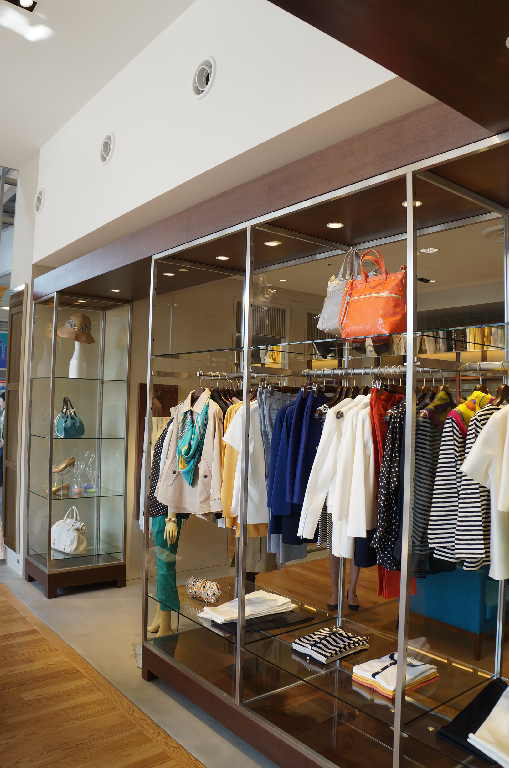 �g�D�����[�����h���R�X�i���f�B�X�j���񂷂ĕ��R�PF���ʂɃI�[�v���I