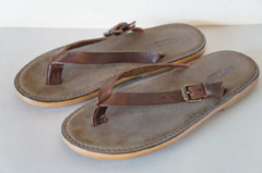 BUTTERO�i�X�G�[�h�T���_���j