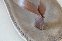 BUTTERO�i�X�G�[�h�T���_���j