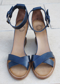 CURUNA ���䕿�v�����g�W���P�b�g
TOMORROWLAND �f�j���W��
three dots V�l�b�NT�V���c
L.B.M. �X�g���b�`�p���c
Jalan Sriwijaya �y�j�[���[�t�@�[