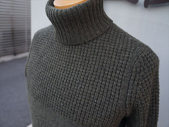 three dots�i�^�[�g���l�b�N�j�b�g�j