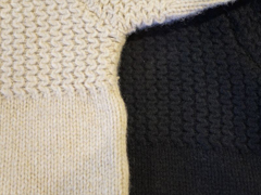 three dots�F�E�[���J�V�~�A�N���[�l�b�N�Z�[�^�[