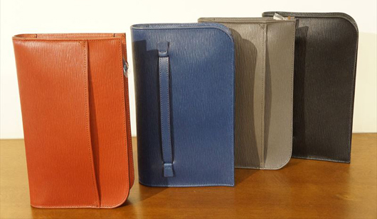 aniary�FWaveLeather�V���[�Y�i�N���b�`�o�b�O�j