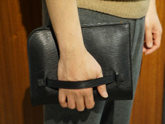 aniary�FWaveLeather�V���[�Y�i�N���b�`�o�b�O�j